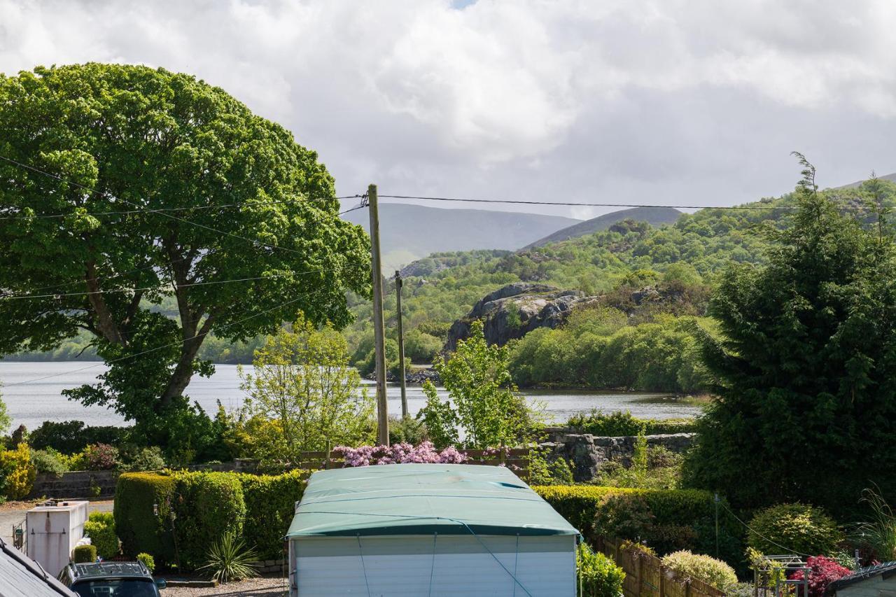 Arlyn, Padarn Lake Viewpoint In Snowdonia Caernarfon Exteriör bild